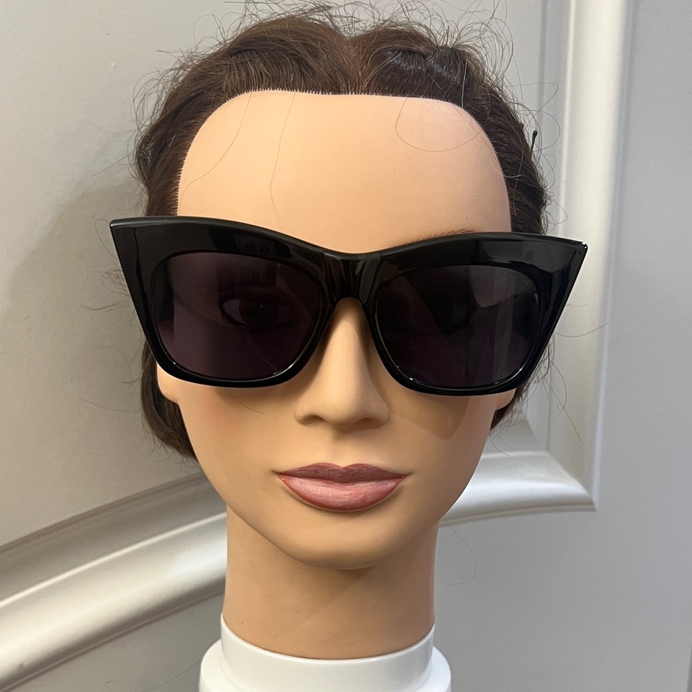 Louis Vuitton Black Gloss Cat-Eye Sunglasses with Gold Accents - Picture 3 of 6